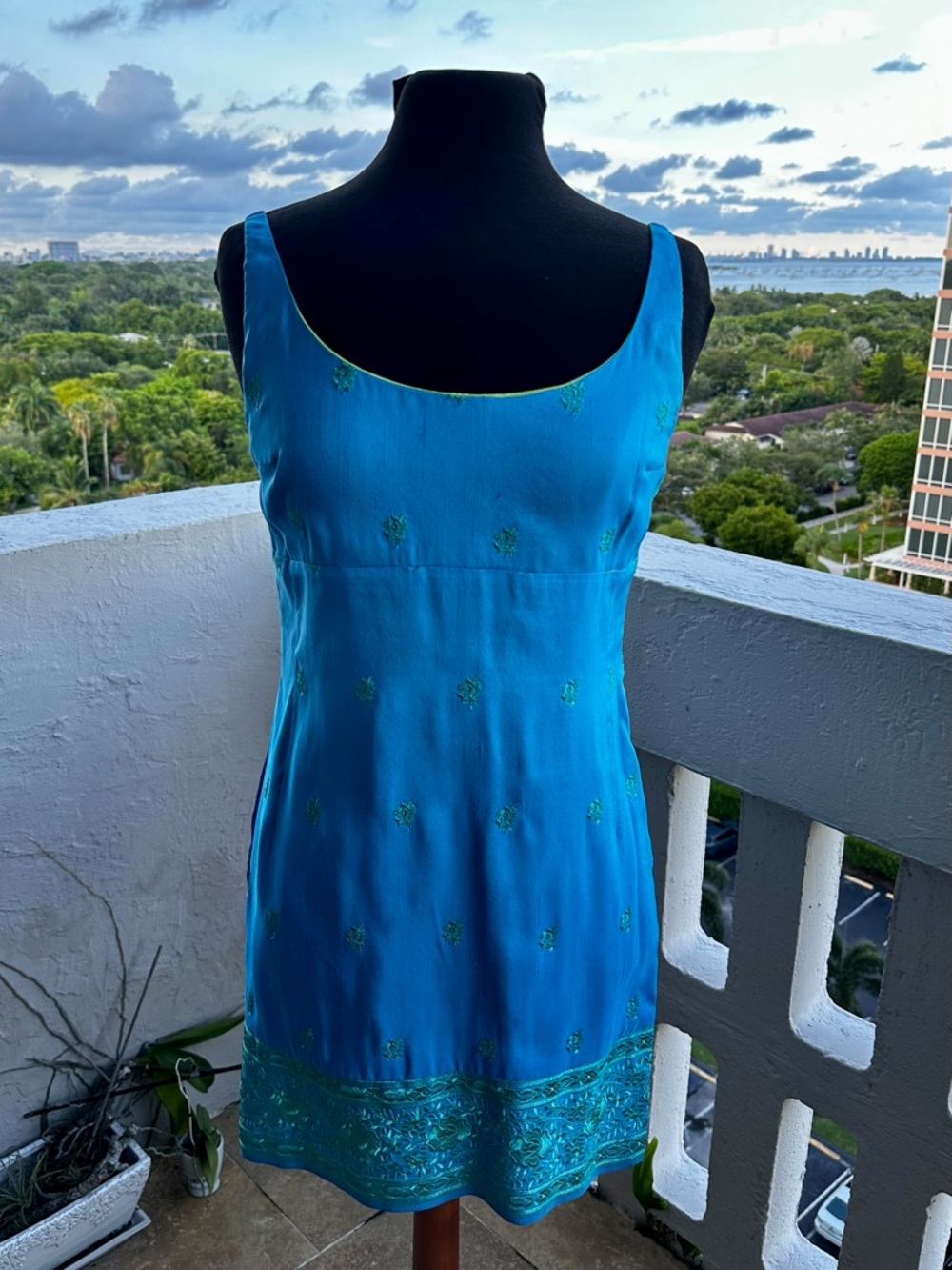 Tibi Nyland Silk Embroidered Sleeveless Tunic Cover-Up Sz 6